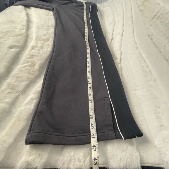 Nike Wide-Leg Track Pants • Black with White Piping • Women’s M - Picture 4 of 6